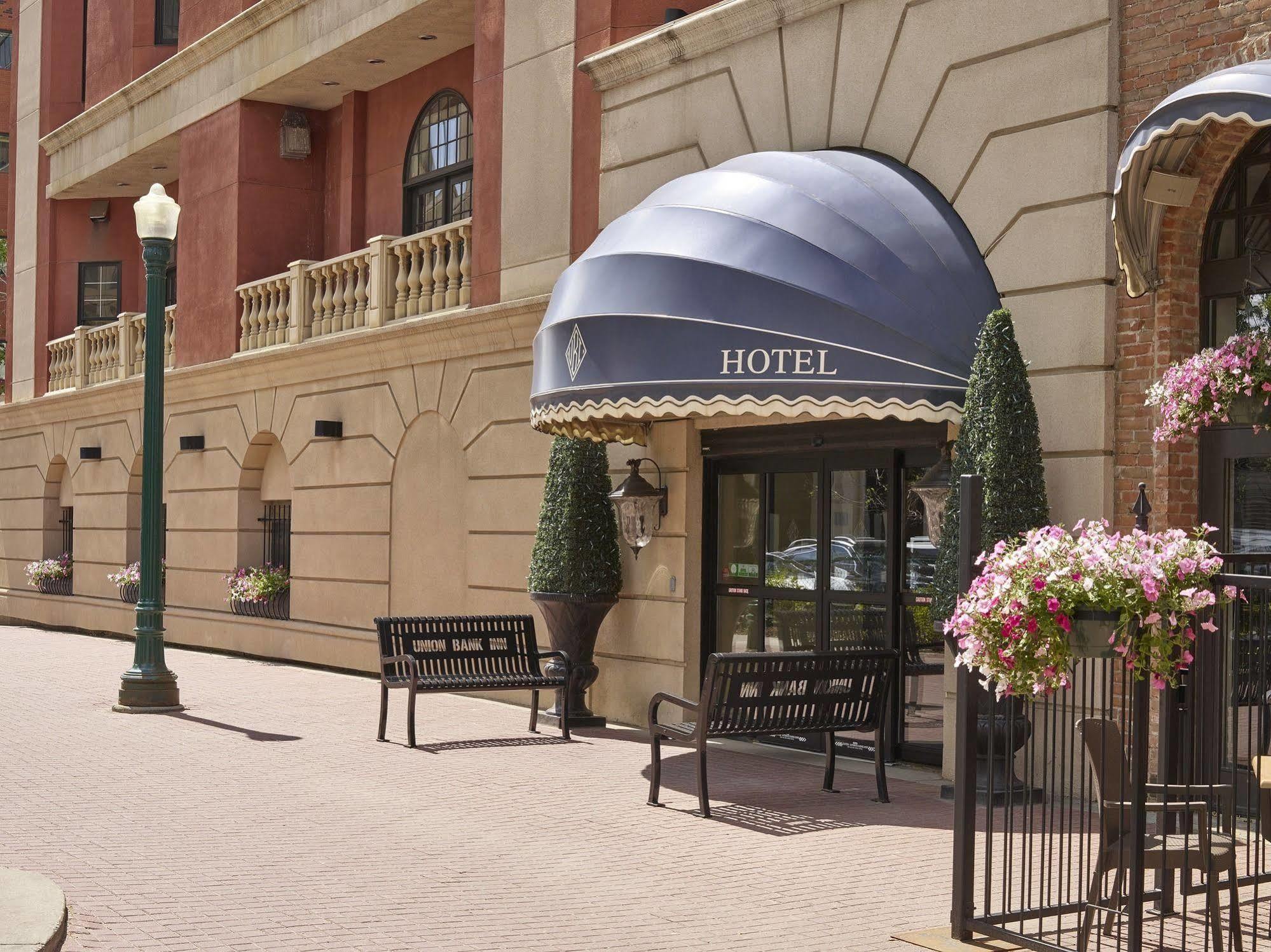 Union Bank Inn Edmonton Esterno foto